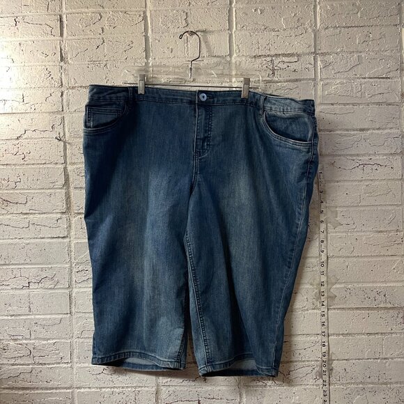 CJ Banks Denim Bermuda Shorts with Embellished Pockets – Size 24W - Picture 1 of 11